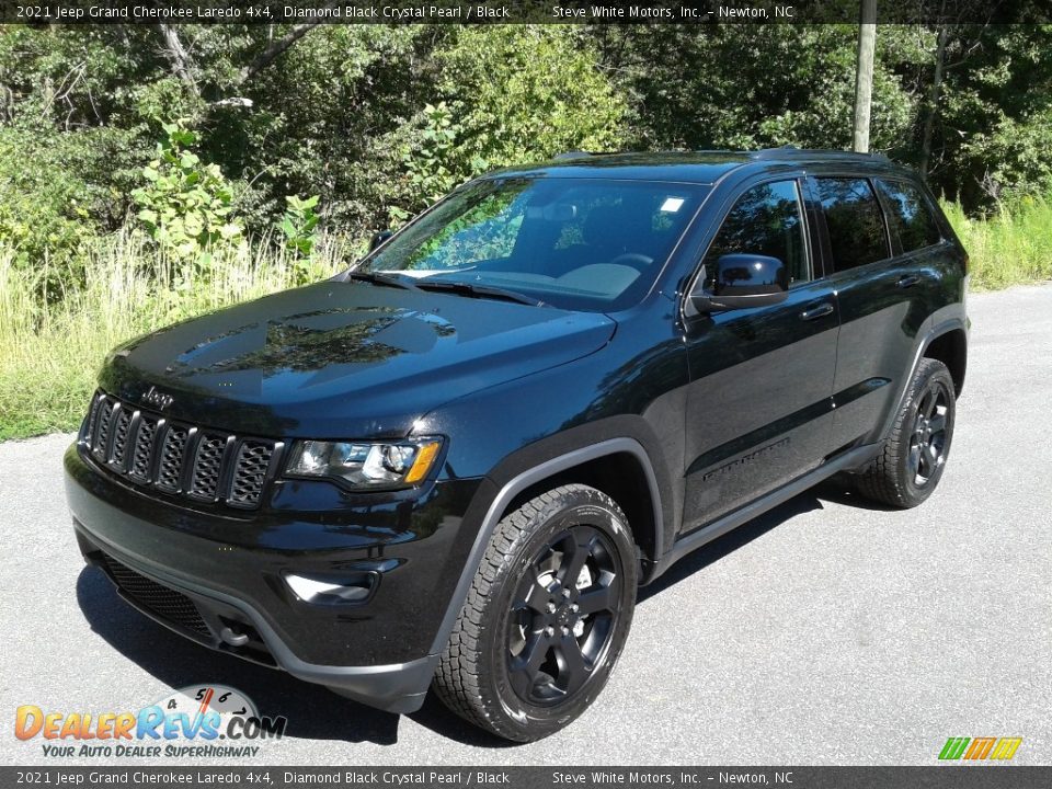 2021 Jeep Grand Cherokee Laredo 4x4 Diamond Black Crystal Pearl / Black Photo #2