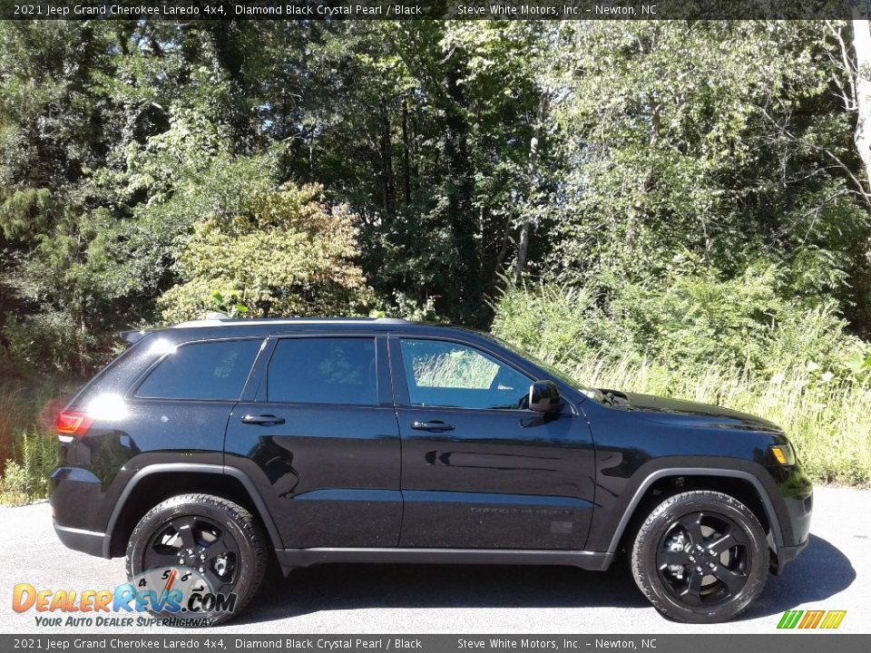 2021 Jeep Grand Cherokee Laredo 4x4 Diamond Black Crystal Pearl / Black Photo #7