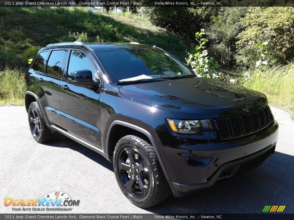 2021 Jeep Grand Cherokee Laredo 4x4 Diamond Black Crystal Pearl / Black Photo #8