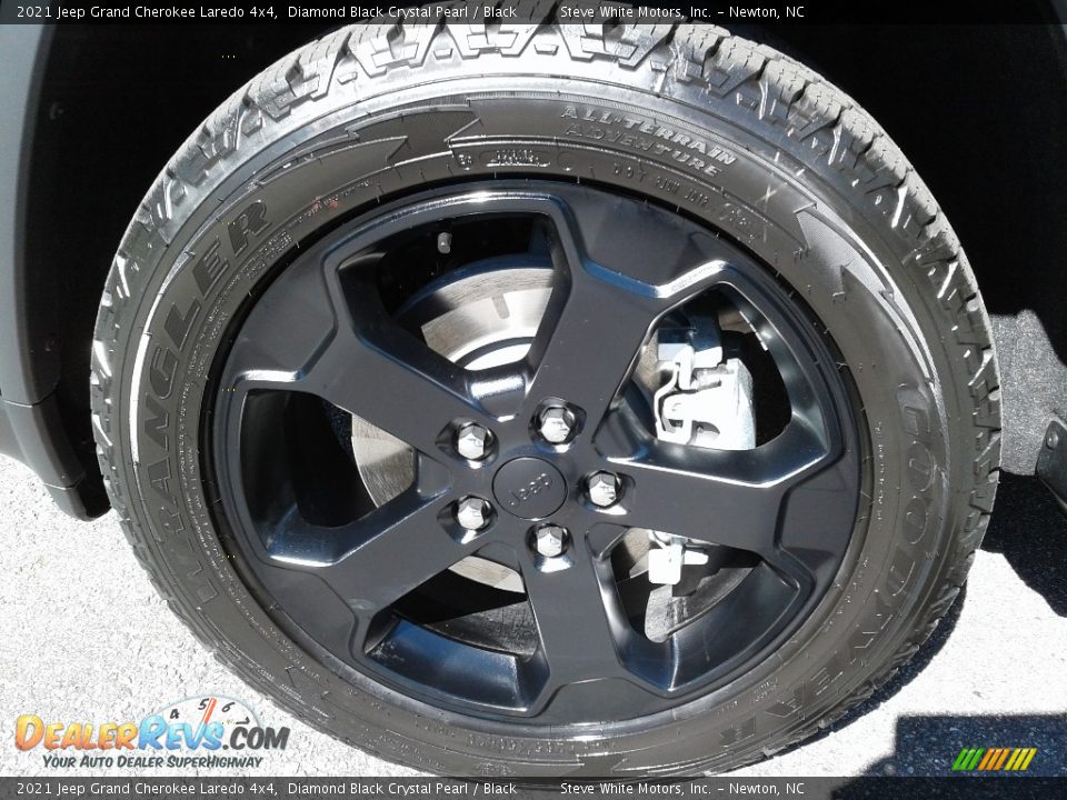 2021 Jeep Grand Cherokee Laredo 4x4 Diamond Black Crystal Pearl / Black Photo #11