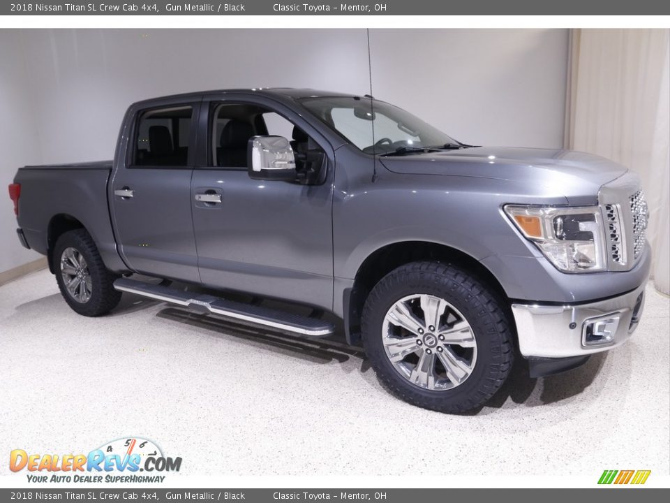 2018 Nissan Titan SL Crew Cab 4x4 Gun Metallic / Black Photo #1