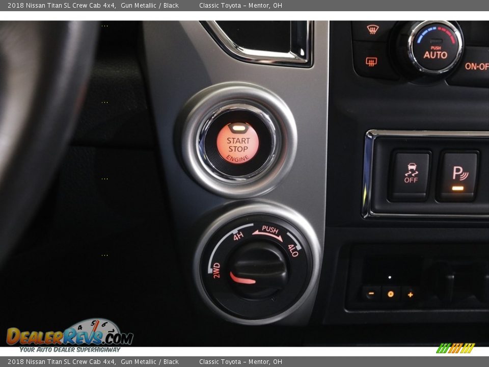 2018 Nissan Titan SL Crew Cab 4x4 Gun Metallic / Black Photo #14