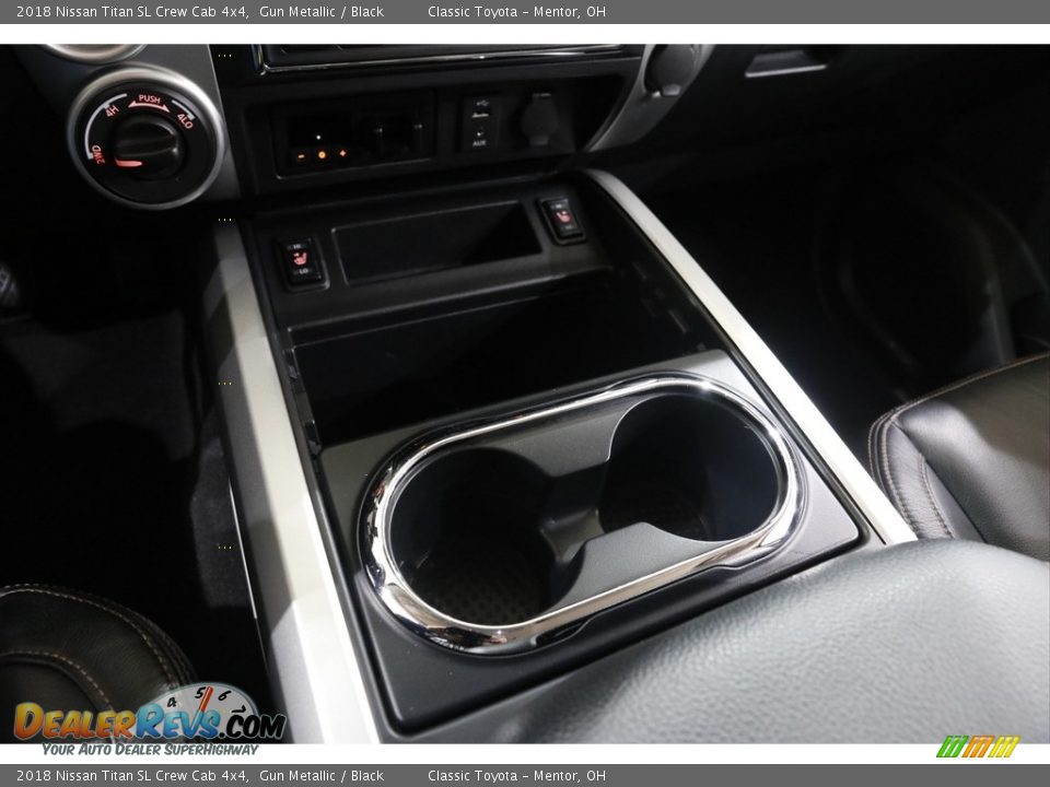 2018 Nissan Titan SL Crew Cab 4x4 Gun Metallic / Black Photo #15