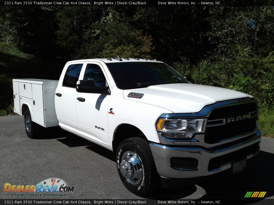 2021 Ram 3500 Tradesman Crew Cab 4x4 Chassis Bright White / Diesel Gray/Black Photo #4