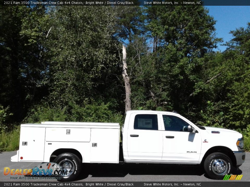 2021 Ram 3500 Tradesman Crew Cab 4x4 Chassis Bright White / Diesel Gray/Black Photo #5