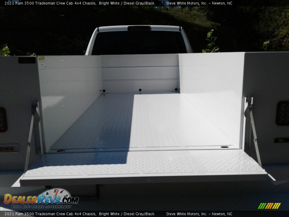 2021 Ram 3500 Tradesman Crew Cab 4x4 Chassis Bright White / Diesel Gray/Black Photo #9