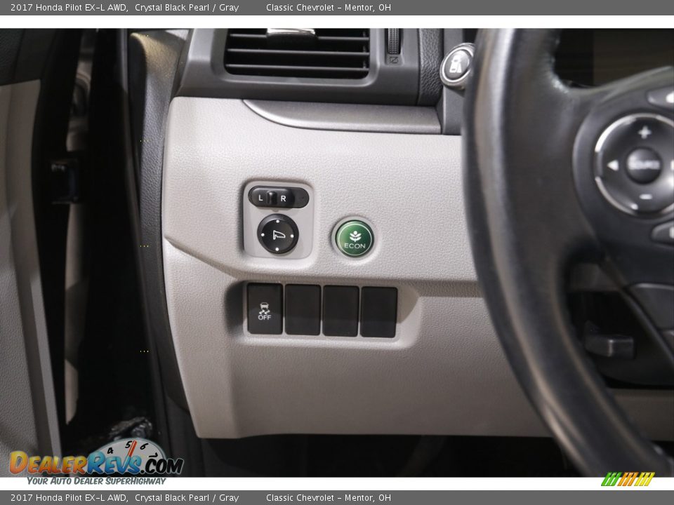 Controls of 2017 Honda Pilot EX-L AWD Photo #6