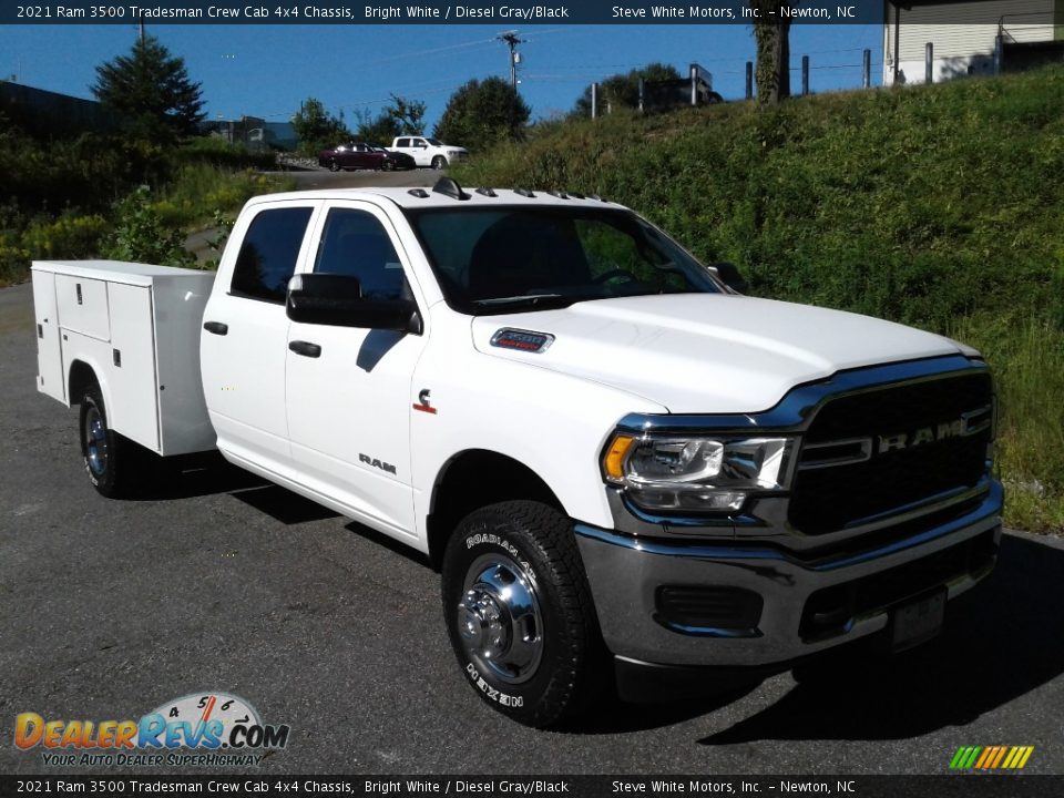 2021 Ram 3500 Tradesman Crew Cab 4x4 Chassis Bright White / Diesel Gray/Black Photo #4