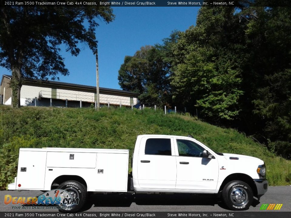 2021 Ram 3500 Tradesman Crew Cab 4x4 Chassis Bright White / Diesel Gray/Black Photo #5