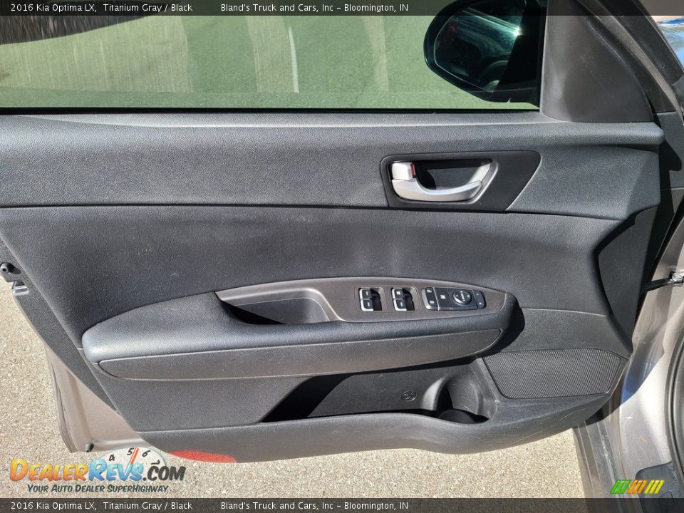 Door Panel of 2016 Kia Optima LX Photo #4