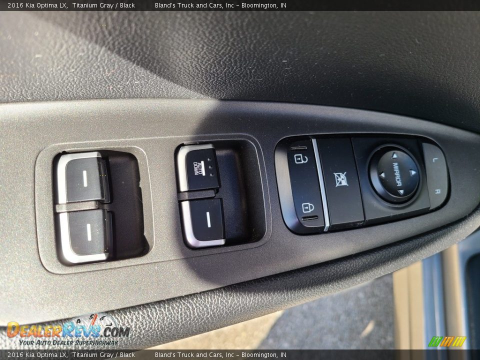 Door Panel of 2016 Kia Optima LX Photo #5