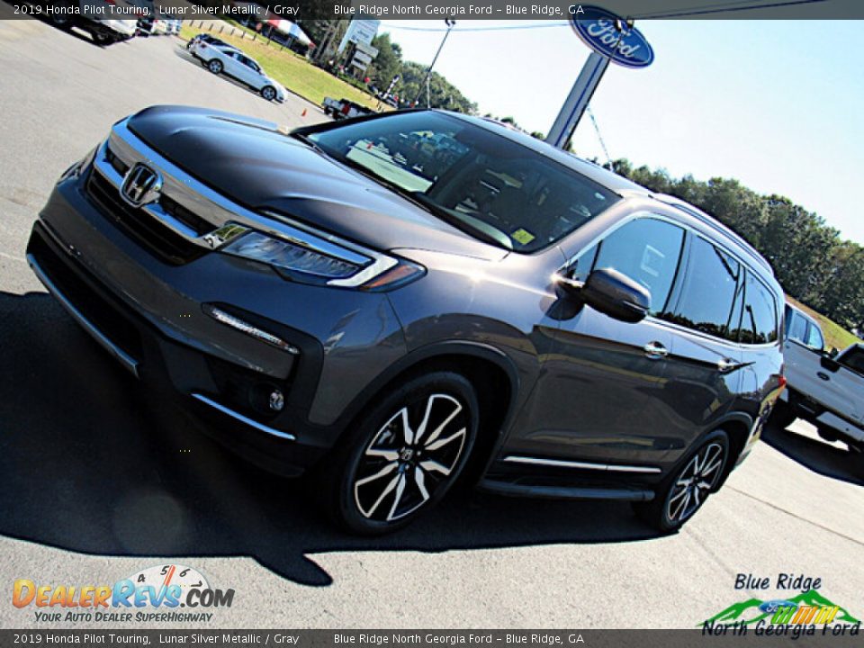 2019 Honda Pilot Touring Lunar Silver Metallic / Gray Photo #29