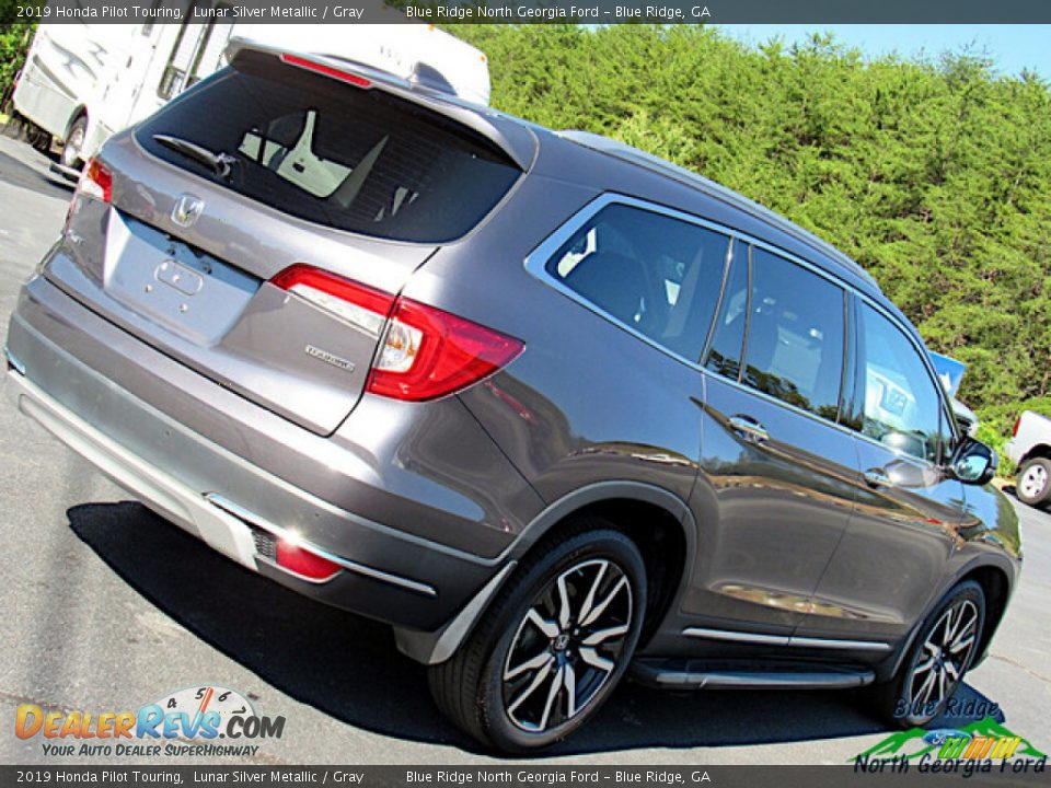 2019 Honda Pilot Touring Lunar Silver Metallic / Gray Photo #31