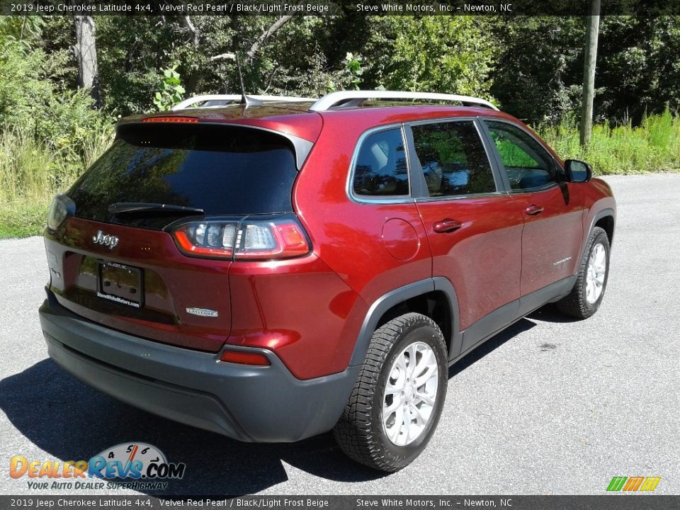 2019 Jeep Cherokee Latitude 4x4 Velvet Red Pearl / Black/Light Frost Beige Photo #6