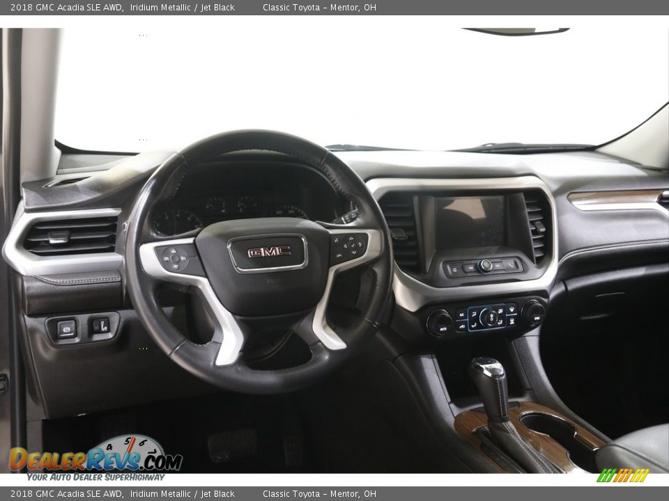 Dashboard of 2018 GMC Acadia SLE AWD Photo #6