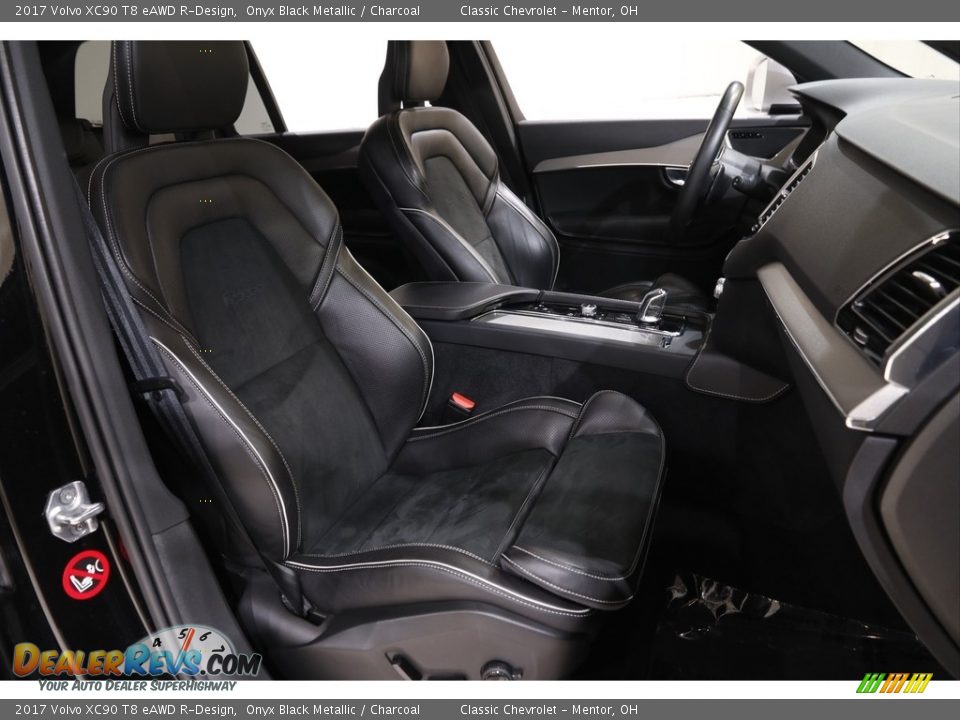 Front Seat of 2017 Volvo XC90 T8 eAWD R-Design Photo #16