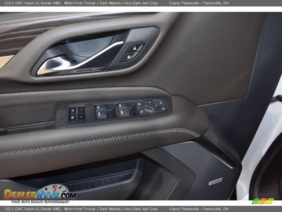 2021 GMC Yukon XL Denali 4WD White Frost Tricoat / Dark Walnut/­Very Dark Ash Gray Photo #10