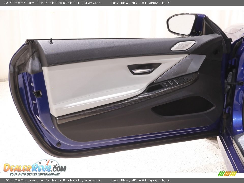 Door Panel of 2015 BMW M6 Convertible Photo #5