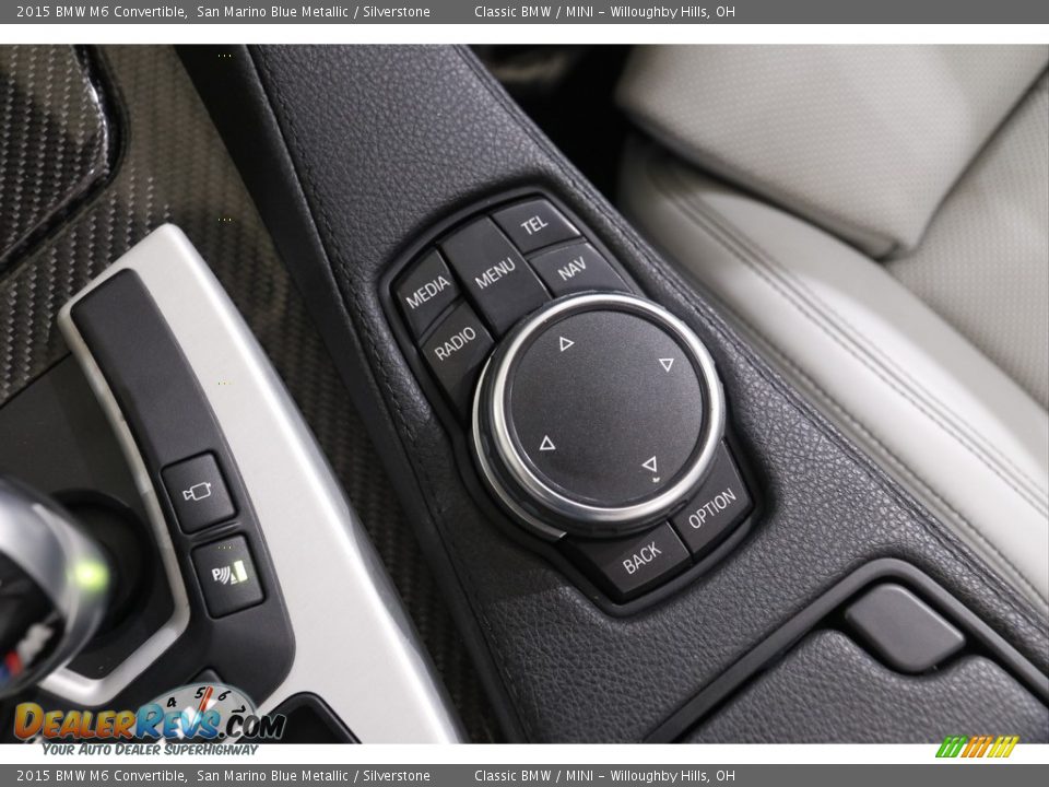 Controls of 2015 BMW M6 Convertible Photo #18