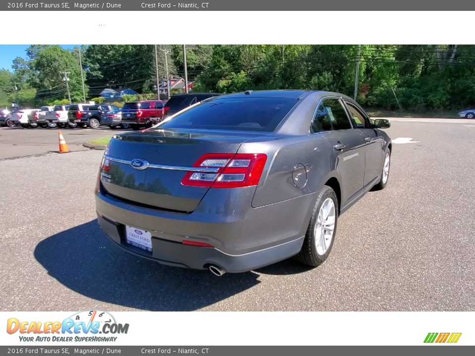 2016 Ford Taurus SE Magnetic / Dune Photo #7