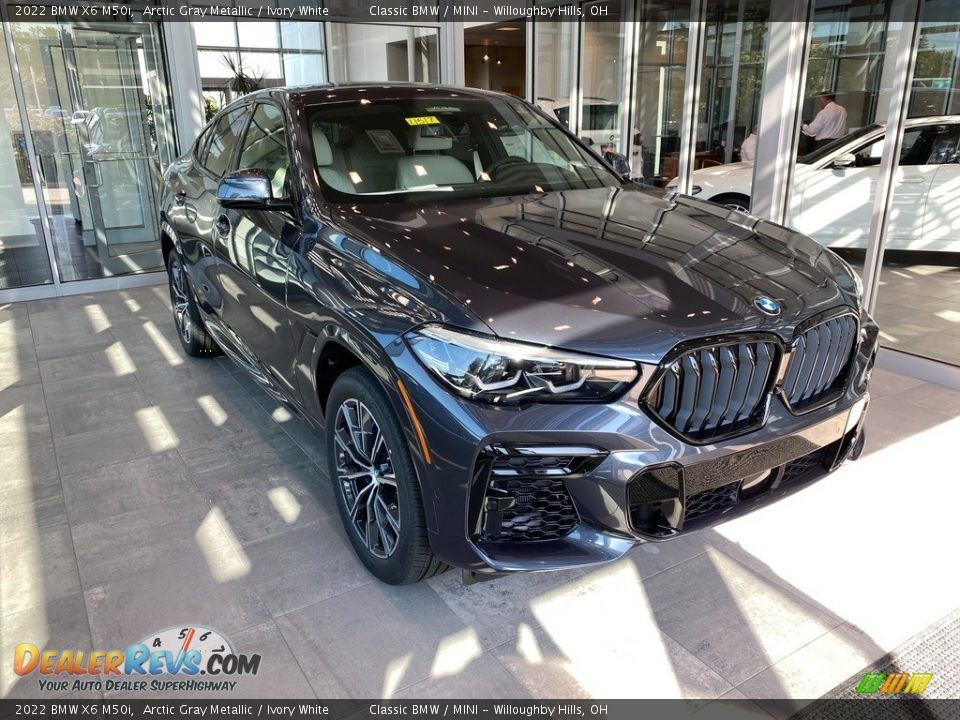 Arctic Gray Metallic 2022 BMW X6 M50i Photo #1