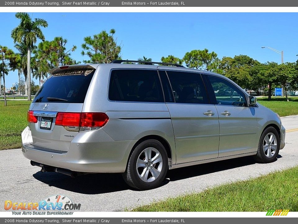 2008 Honda Odyssey Touring Silver Pearl Metallic / Gray Photo #3