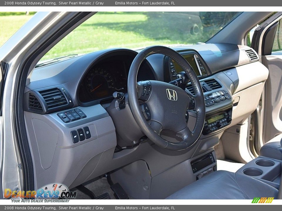 2008 Honda Odyssey Touring Silver Pearl Metallic / Gray Photo #18