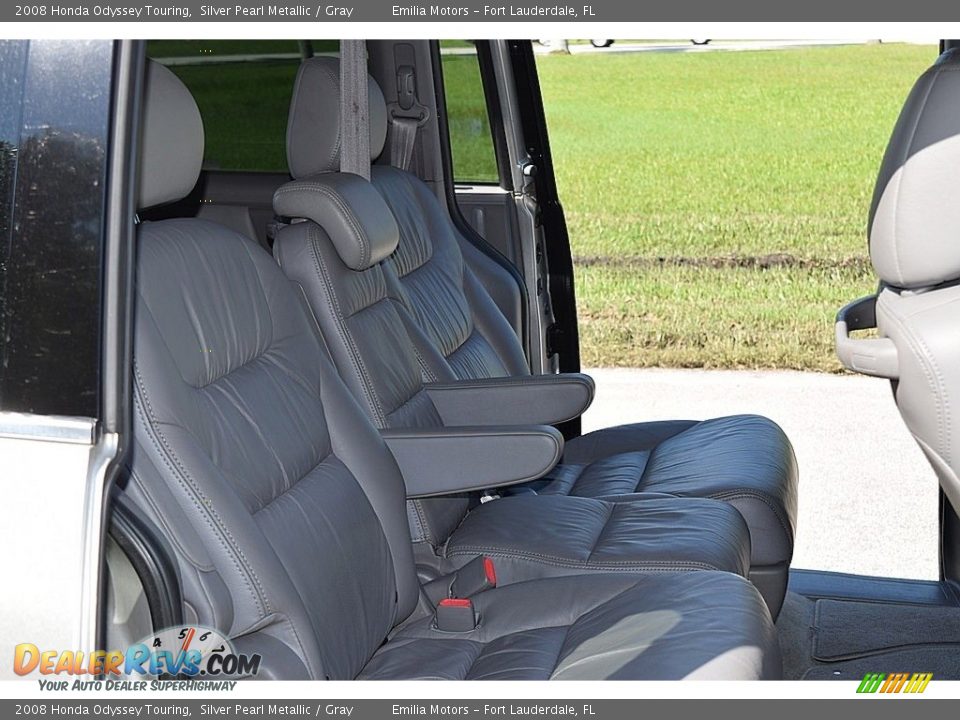 2008 Honda Odyssey Touring Silver Pearl Metallic / Gray Photo #26