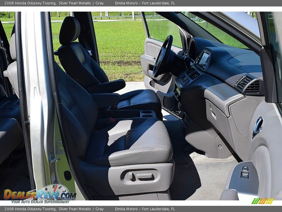 2008 Honda Odyssey Touring Silver Pearl Metallic / Gray Photo #27