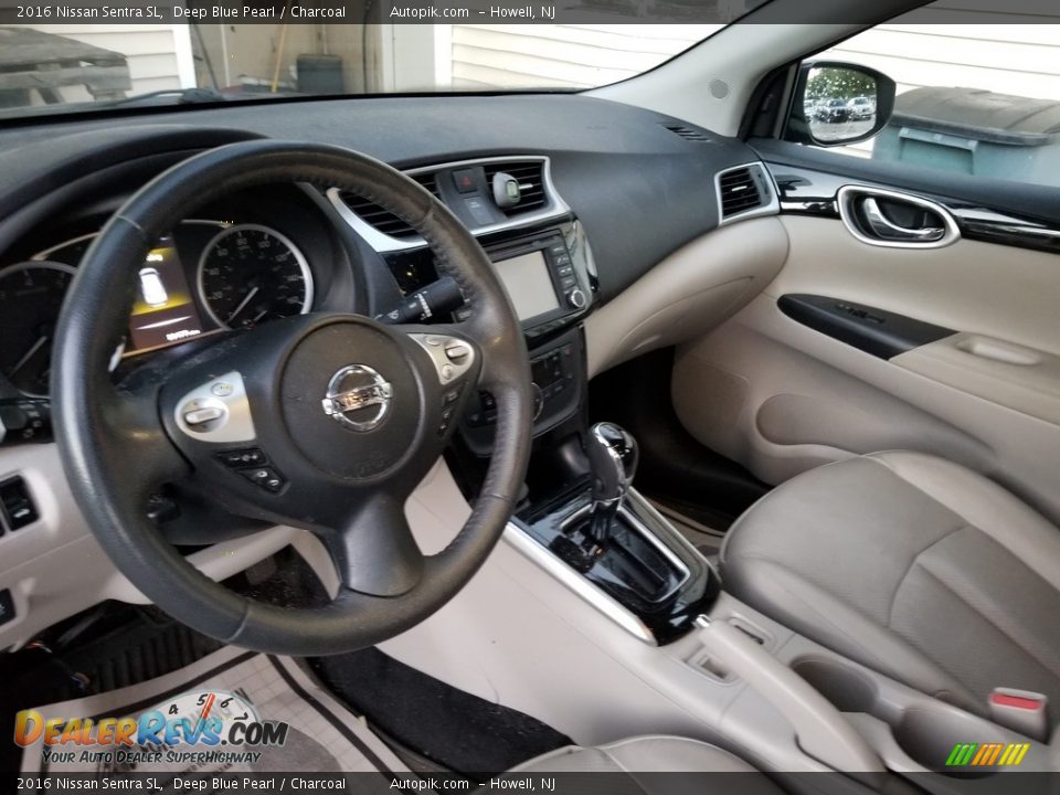 Front Seat of 2016 Nissan Sentra SL Photo #14