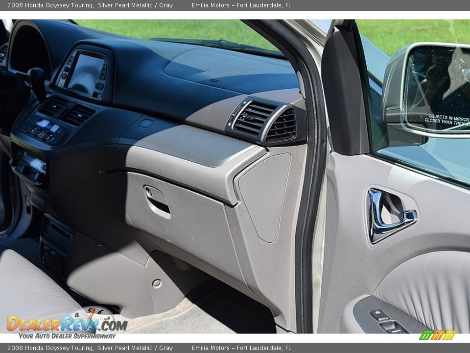 2008 Honda Odyssey Touring Silver Pearl Metallic / Gray Photo #30