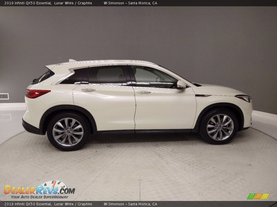 2019 Infiniti QX50 Essential Lunar White / Graphite Photo #5