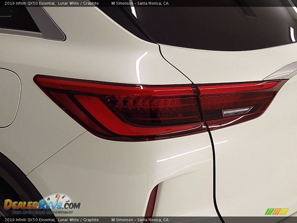 2019 Infiniti QX50 Essential Lunar White / Graphite Photo #8