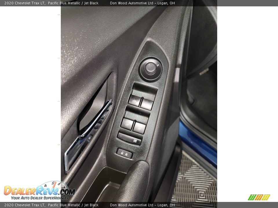 2020 Chevrolet Trax LT Pacific Blue Metallic / Jet Black Photo #16