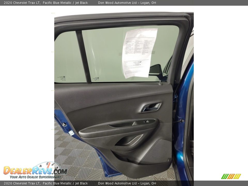 2020 Chevrolet Trax LT Pacific Blue Metallic / Jet Black Photo #25