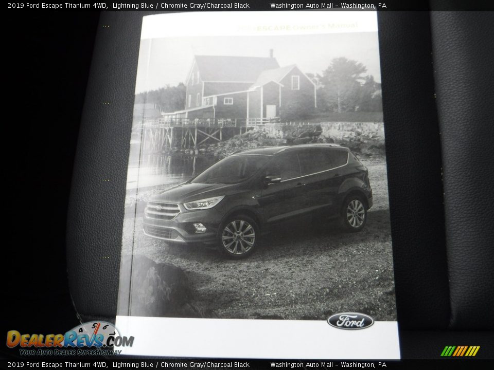 2019 Ford Escape Titanium 4WD Lightning Blue / Chromite Gray/Charcoal Black Photo #31