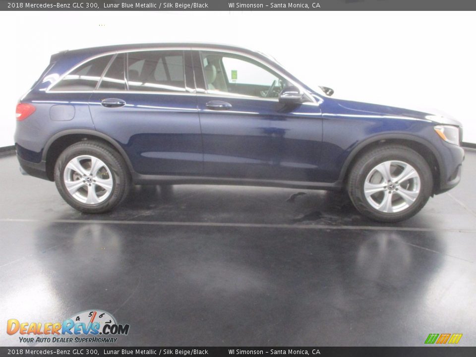 2018 Mercedes-Benz GLC 300 Lunar Blue Metallic / Silk Beige/Black Photo #8