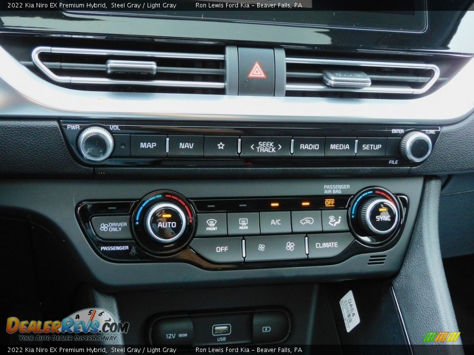 Controls of 2022 Kia Niro EX Premium Hybrid Photo #18