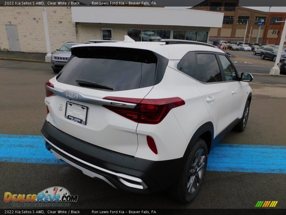 2022 Kia Seltos S AWD Clear White / Black Photo #2