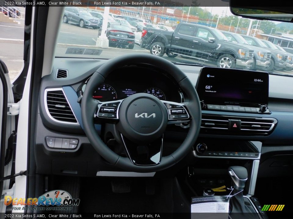 2022 Kia Seltos S AWD Clear White / Black Photo #13