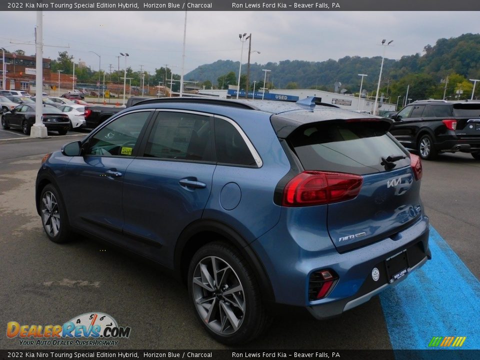 2022 Kia Niro Touring Special Edition Hybrid Horizon Blue / Charcoal Photo #5