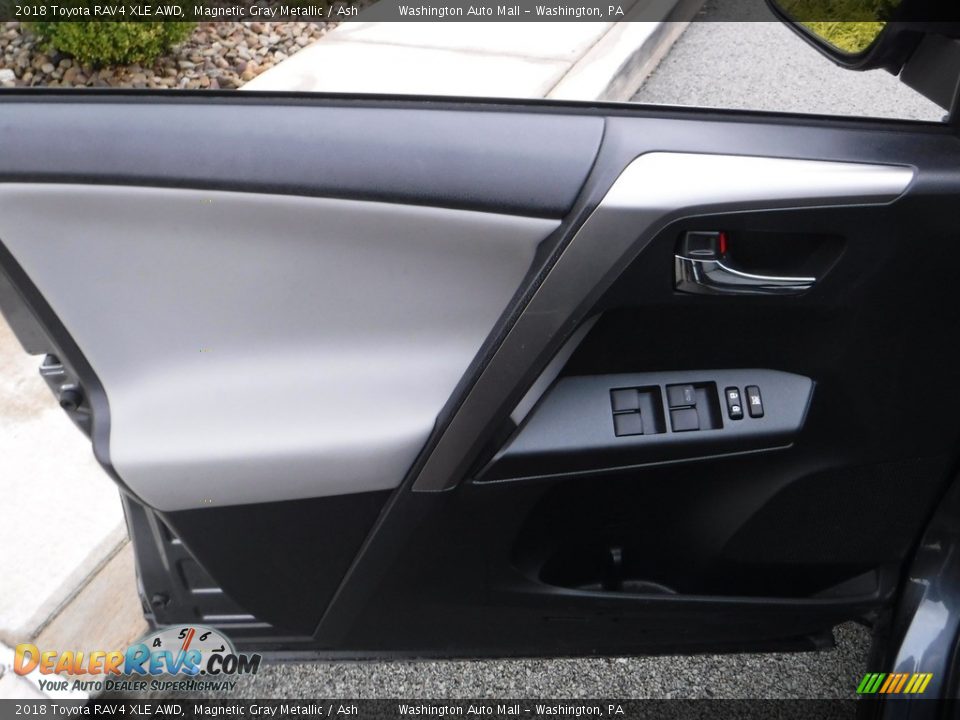 2018 Toyota RAV4 XLE AWD Magnetic Gray Metallic / Ash Photo #21