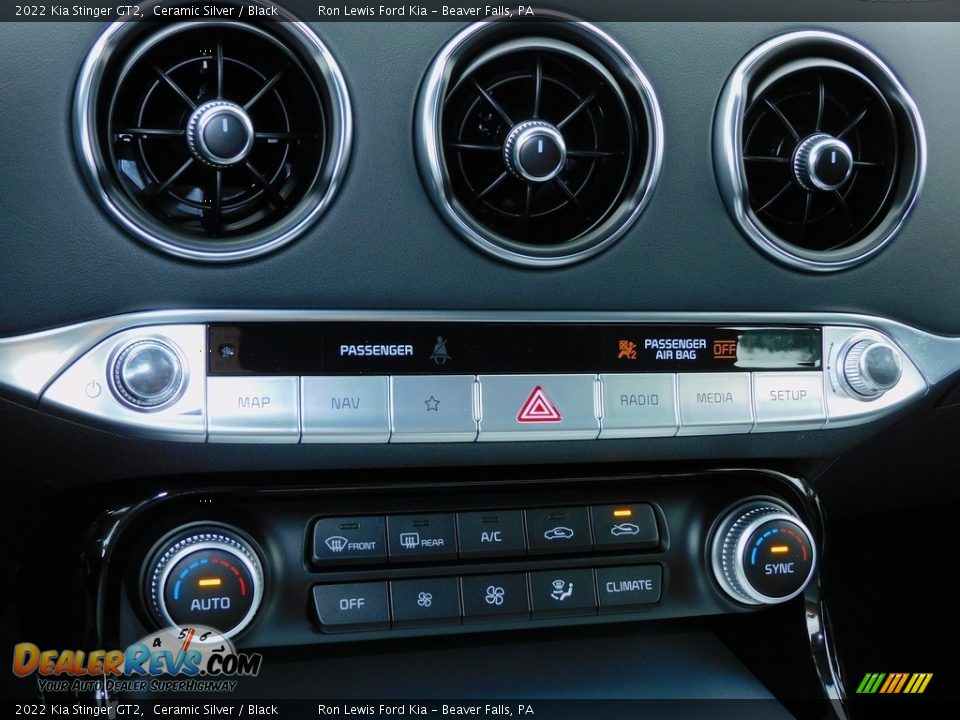 Controls of 2022 Kia Stinger GT2 Photo #18