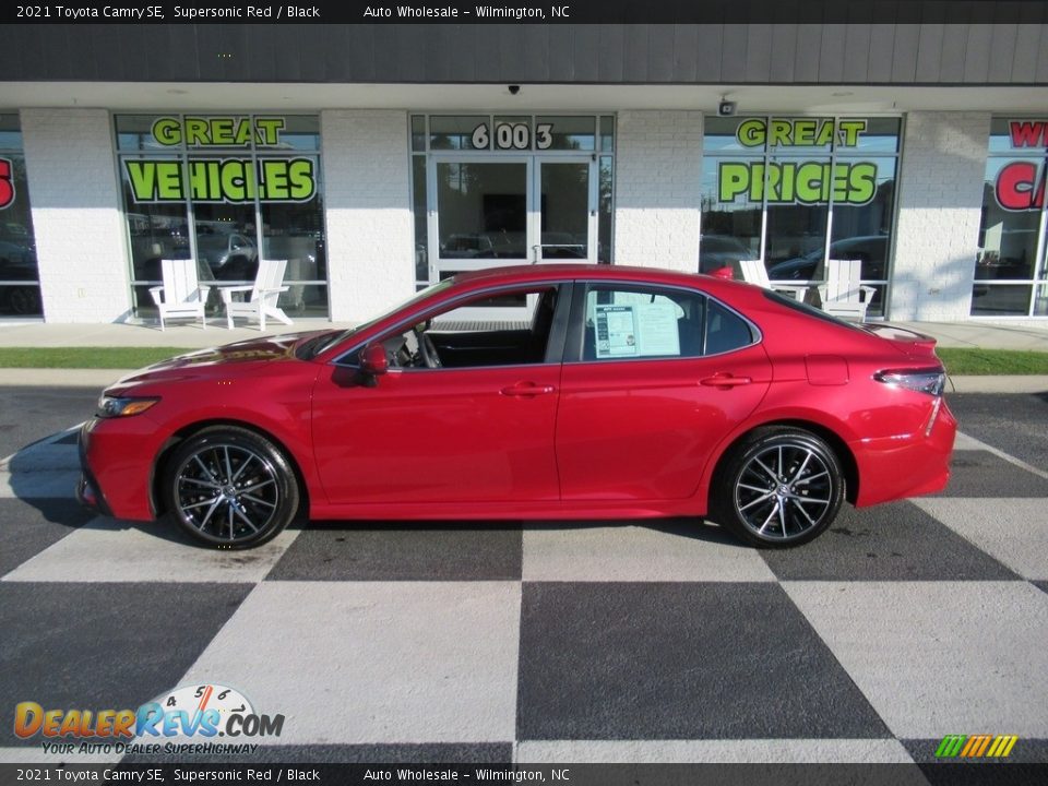 2021 Toyota Camry SE Supersonic Red / Black Photo #1