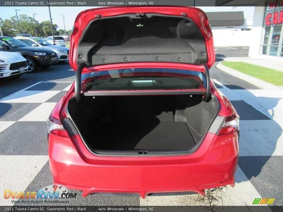 2021 Toyota Camry SE Supersonic Red / Black Photo #5