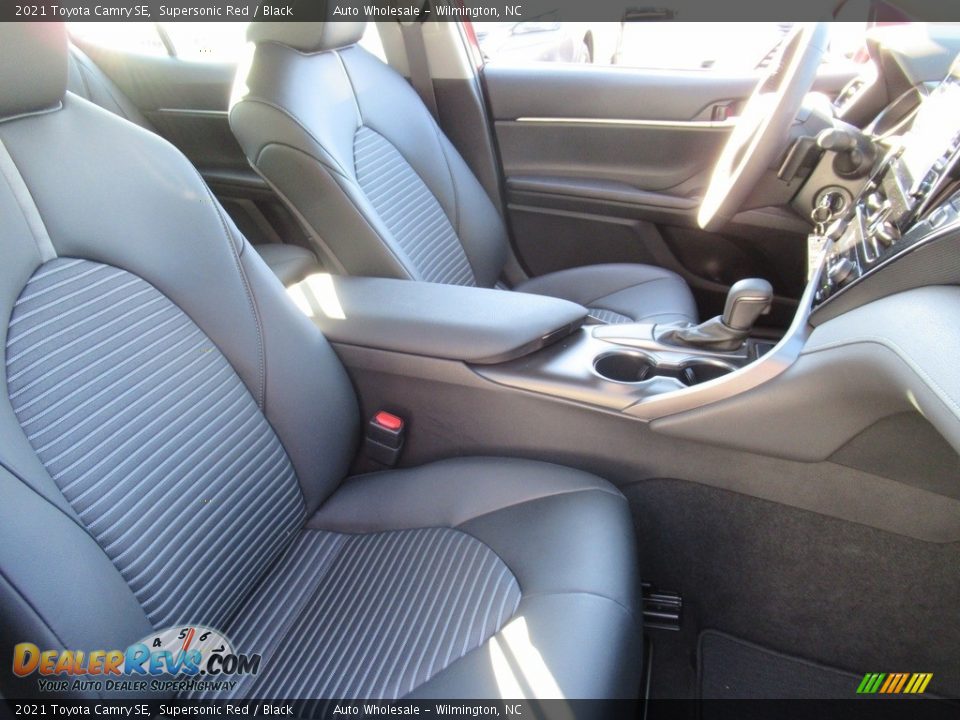 2021 Toyota Camry SE Supersonic Red / Black Photo #13