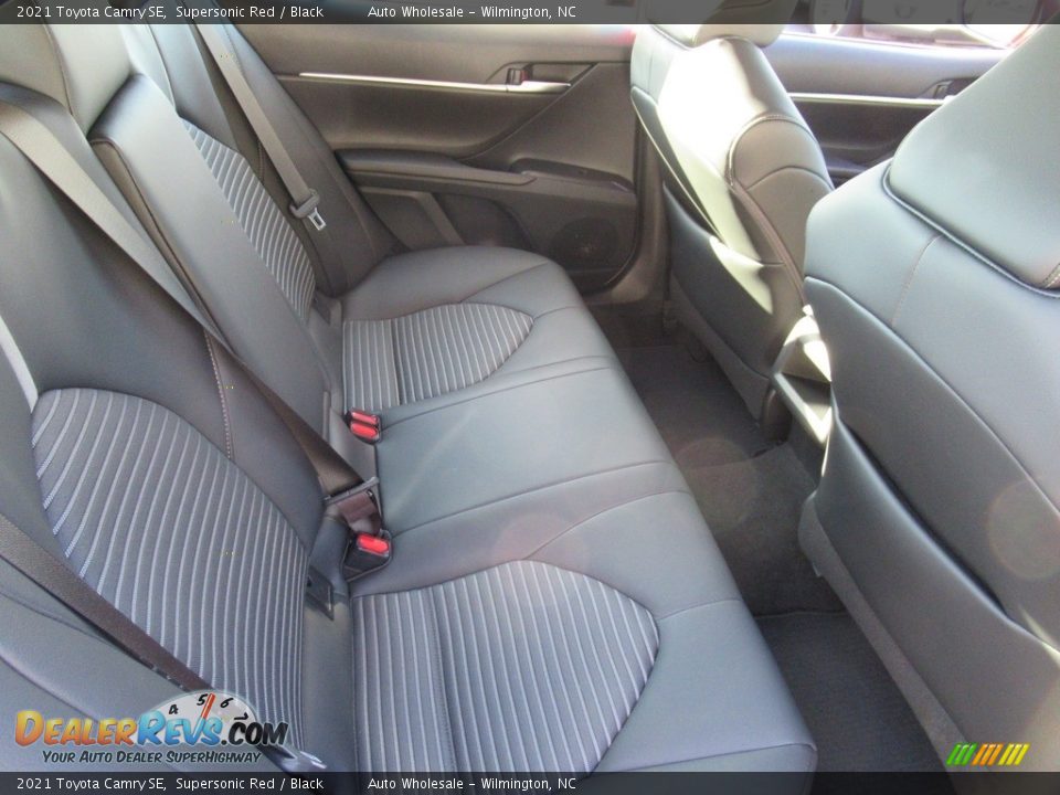 2021 Toyota Camry SE Supersonic Red / Black Photo #14