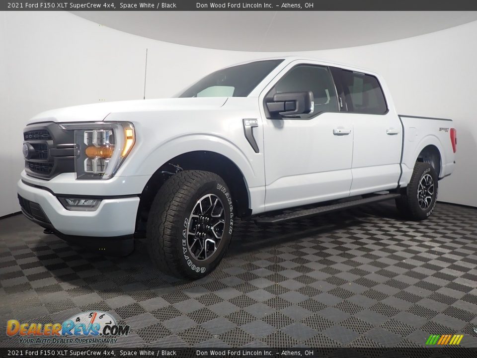 2021 Ford F150 XLT SuperCrew 4x4 Space White / Black Photo #9