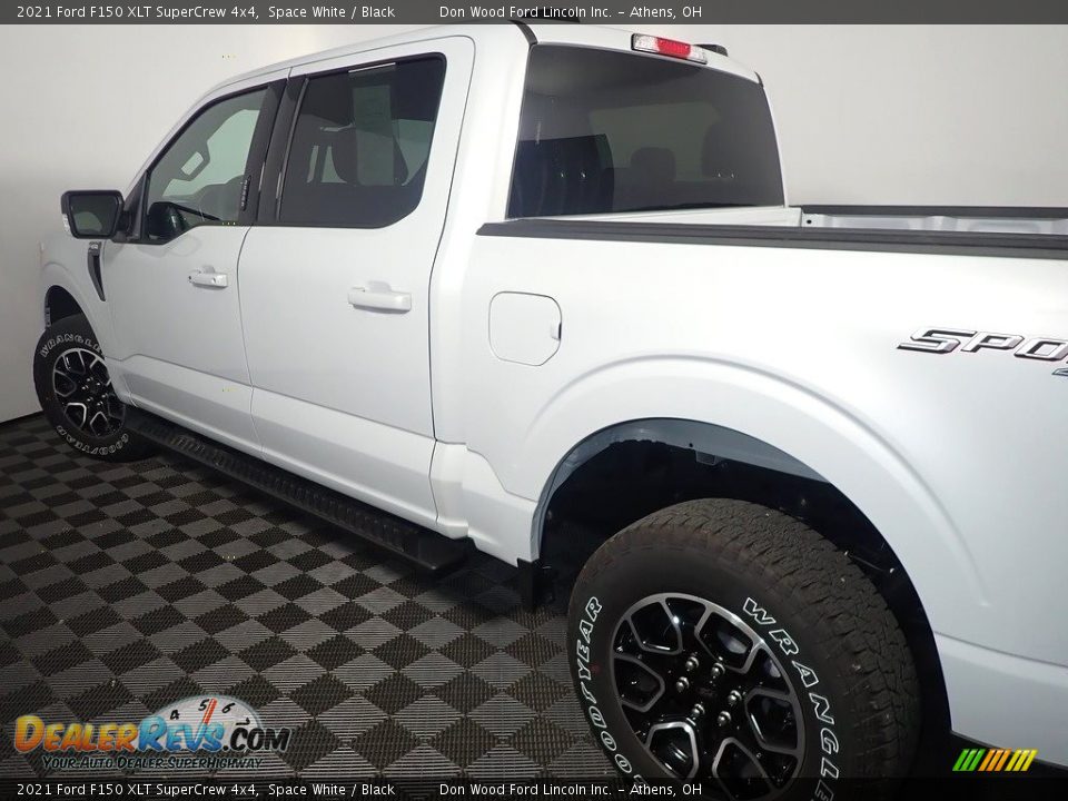 2021 Ford F150 XLT SuperCrew 4x4 Space White / Black Photo #18