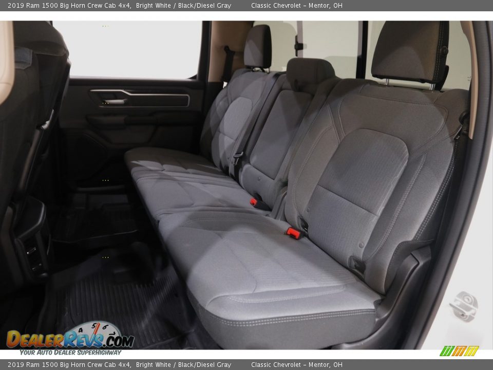 2019 Ram 1500 Big Horn Crew Cab 4x4 Bright White / Black/Diesel Gray Photo #16